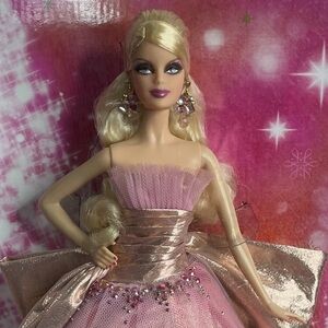 ✨NWOT✨ Collectible Holiday 2009 Barbie Doll~NEVER OPENED